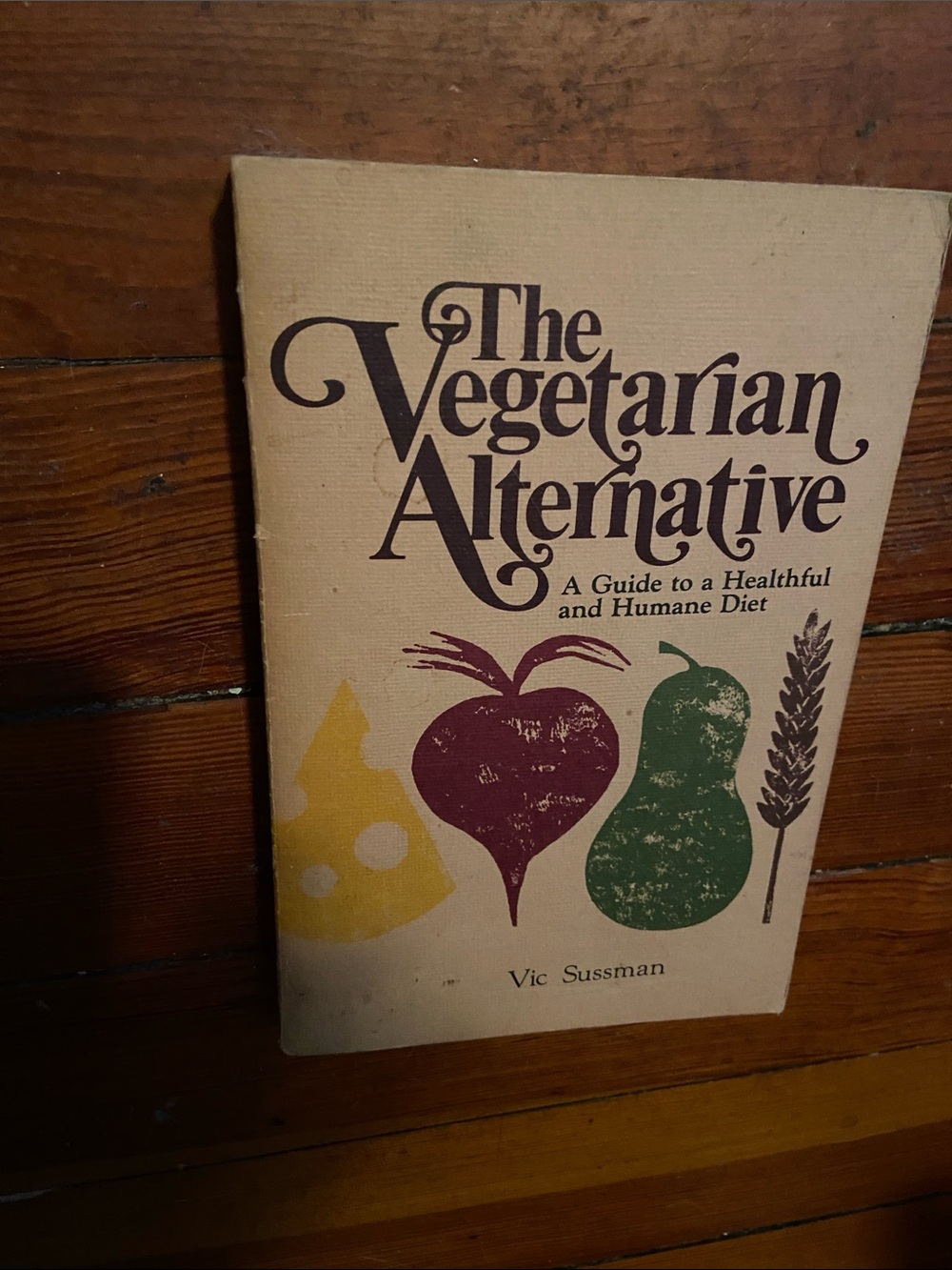 Vintage 70s 1970s yellow red green vegetable vegetables veggie Vegetarian book